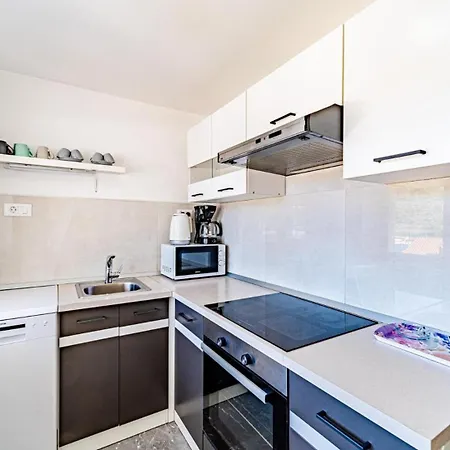 Doris By Guide Apartman